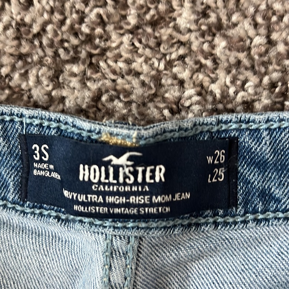 Ultra High Rise Mom Jeans - Picture 3 of 3